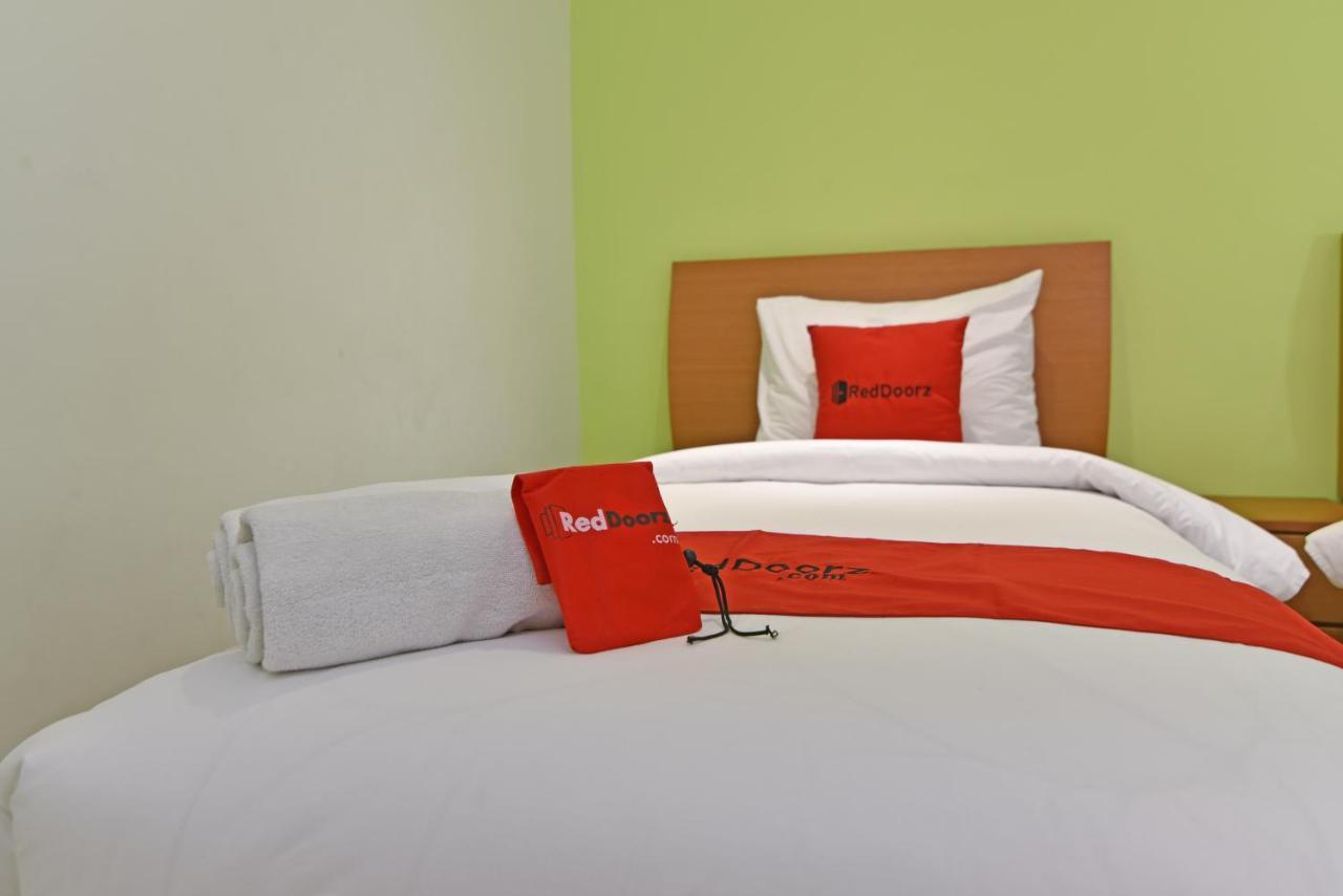 Reddoorz Plus @ Mahendradatta Denpasar Exterior foto